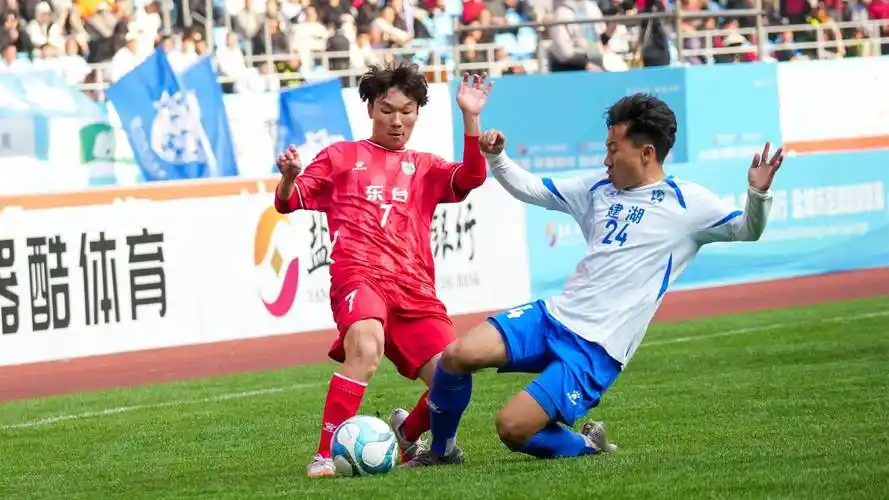 欧冠对决：勒沃库森 VS 利物浦